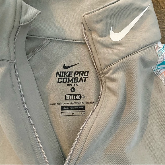 Nike Quarter Zip - Picture 2 of 4